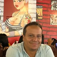 <em>Matías Valenzuela</em>